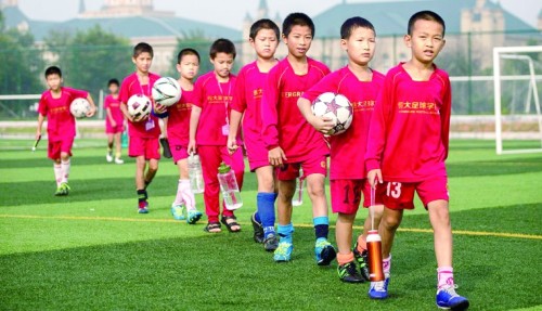 外媒:中国将是下一个足球强国?-青年参考