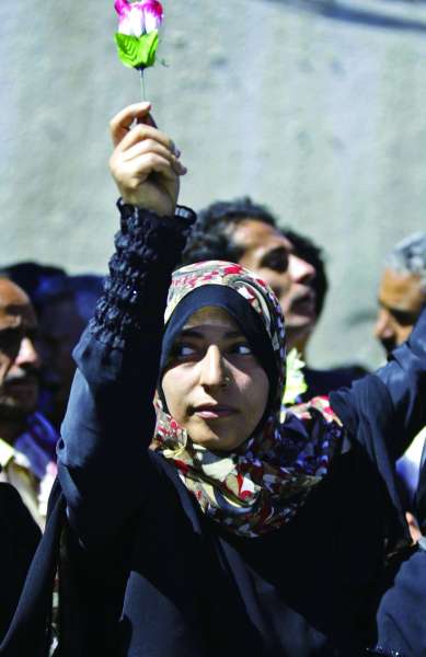 也门32岁女记者获诺贝尔和平奖
